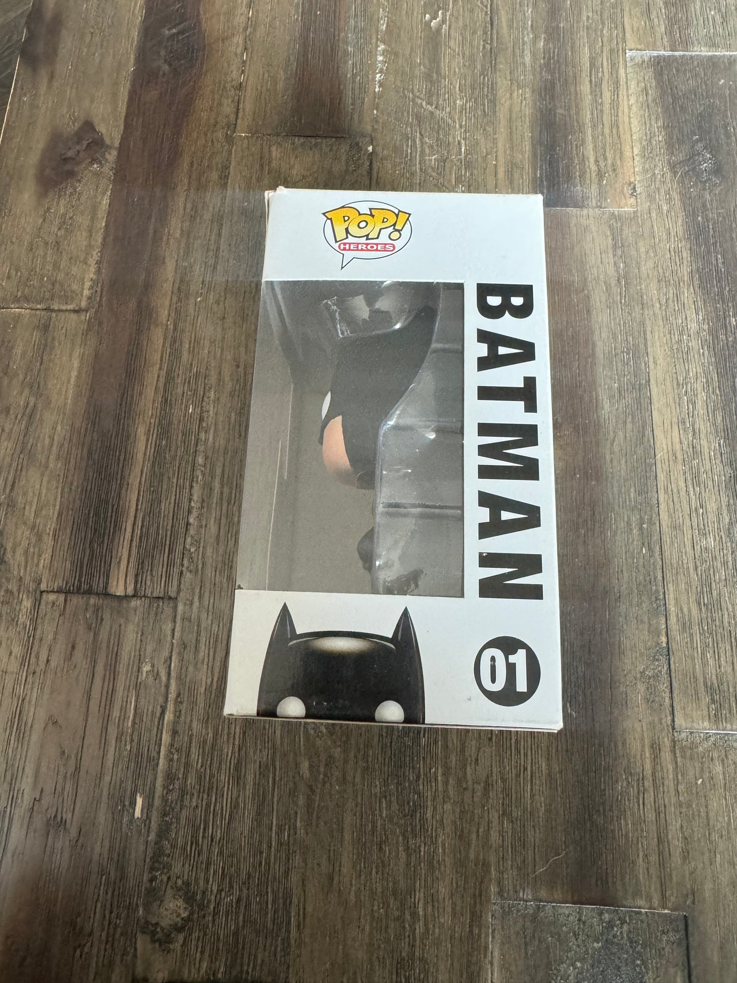 Batman Funko POP #01 Error Yellow Logo DC Universe
