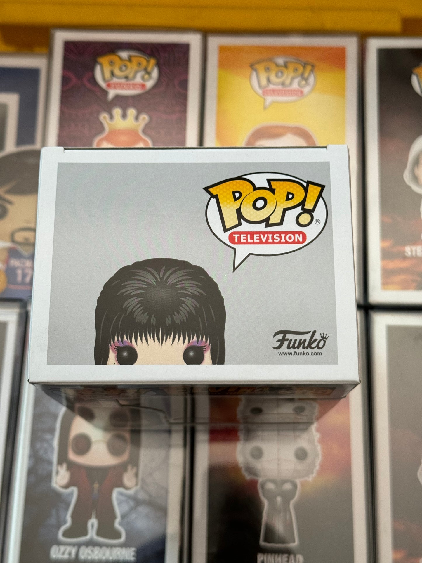 Elvira Funko Pop #375 Queen Of Halloween 2500 Piece Diamond Collection